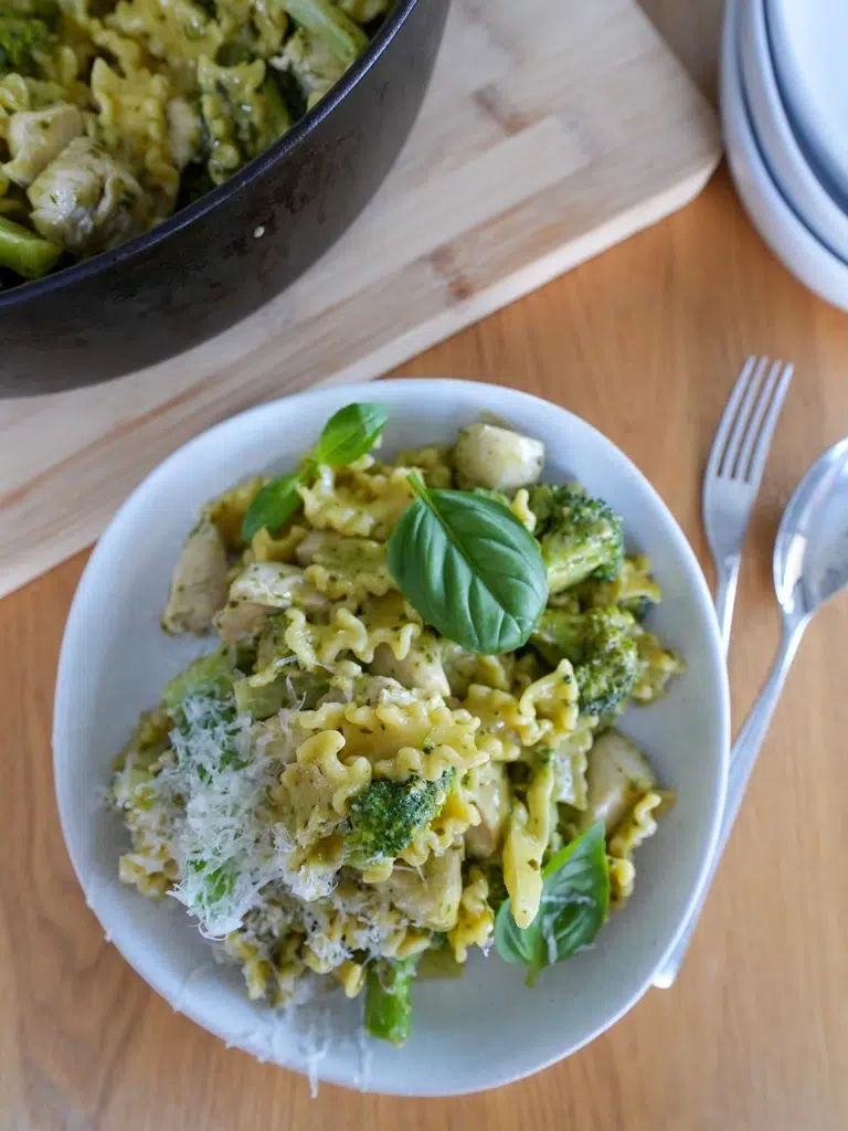 One Pan Pesto Chicken Pasta